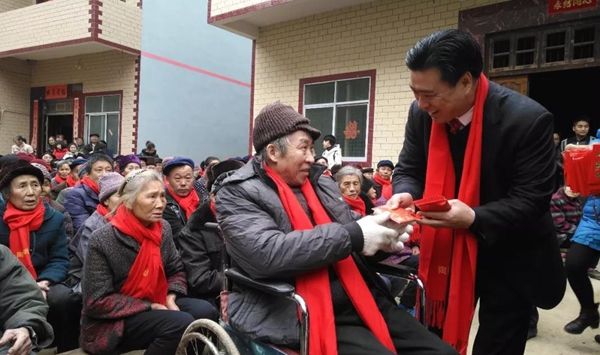 虞城县大杨集镇村民喜收过年“红包”